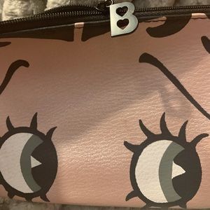 Cosmetic bag